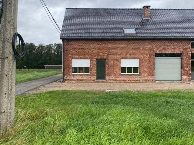 Ruime halfopen woning met 3 slaapkamers garage in Duffel