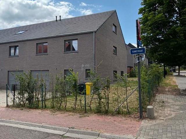 Ruime halfopen bebouwing in zeer goede staat
