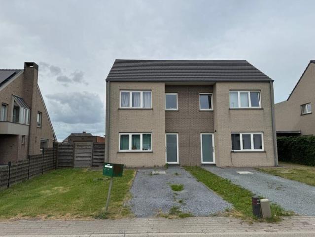 Ruime halfopen bebouwing met grote tuin in Vinkt