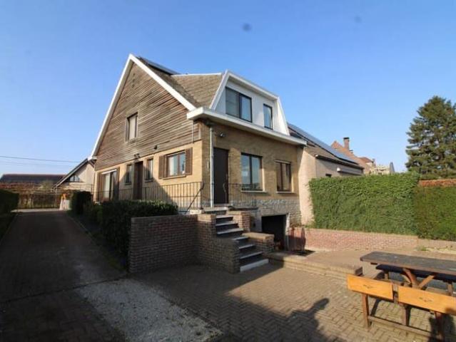 Ruime halfopen bebouwing met rustige ligging te Opwijk