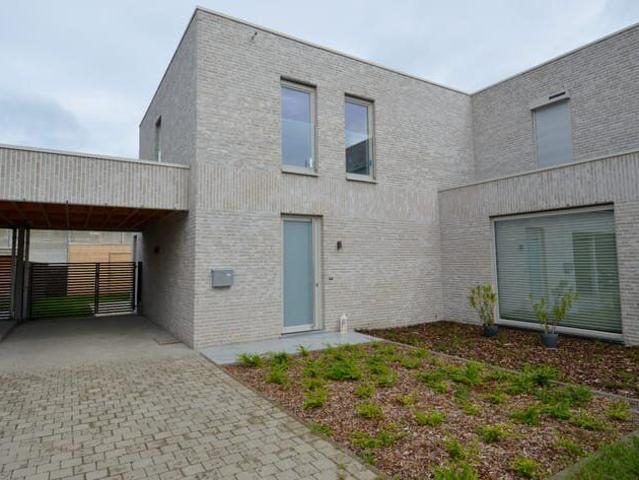 Ruime halfopen nieuwbouw woning met tuin en 3 slaapkamers i
