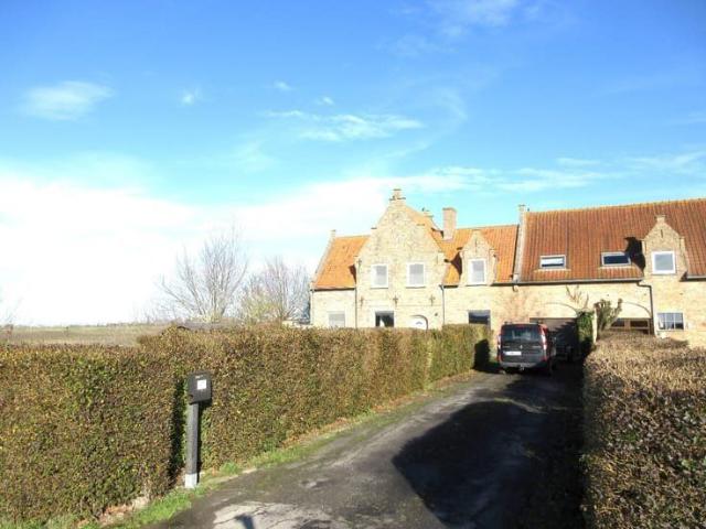 RUIME HOEVEWONING TE MIDDELKERKE
