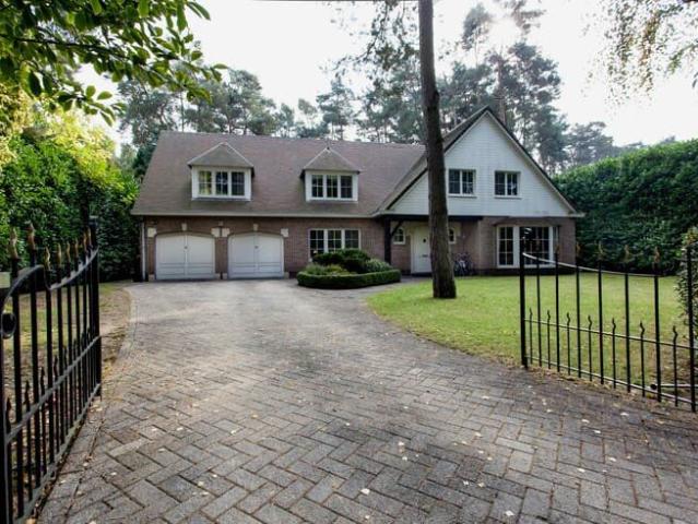 RUIME INSTAPKLARE VILLA IN HET RESIDENTIELE KONINGSHOF