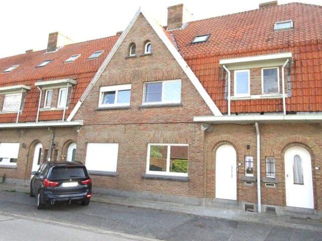 Ruime instapklare gerenoveerde woning te Abeele