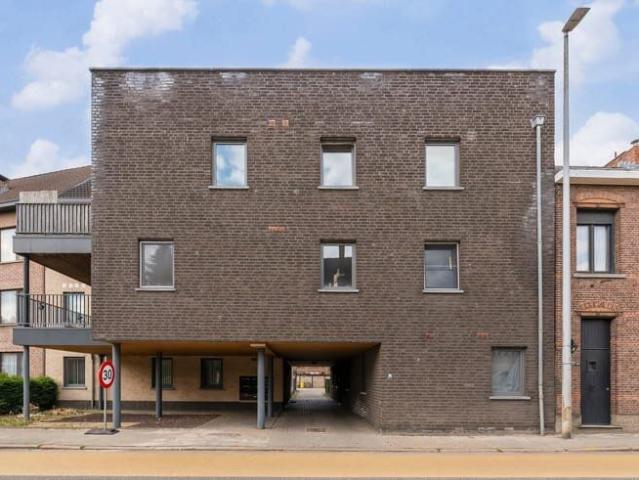 Ruime, instapklare studio met terras en autostaanplaats