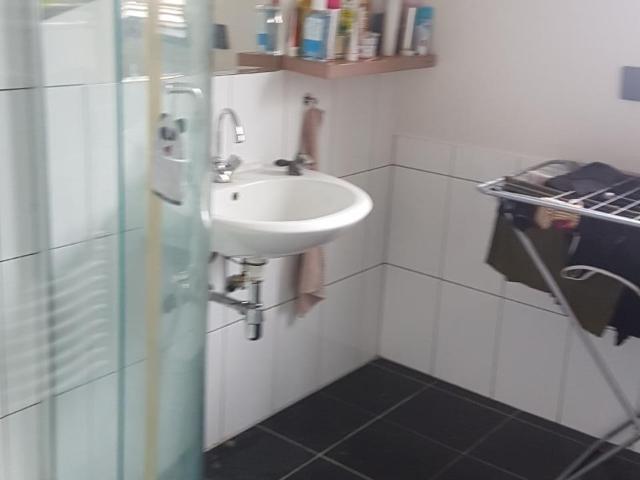 ruime kamer in rustige wijk