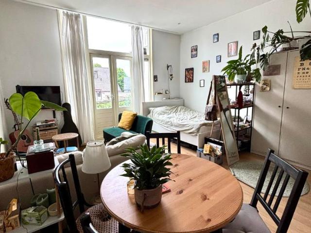 Ruime kamer met terras en badkamer op Velperweg