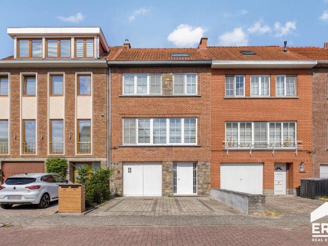 Ruime lumineuze woning met 3 slaapkamers te huur