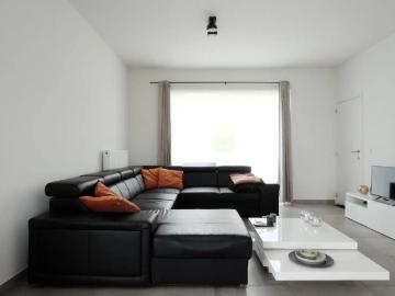 Ruime moderne woning met tuin