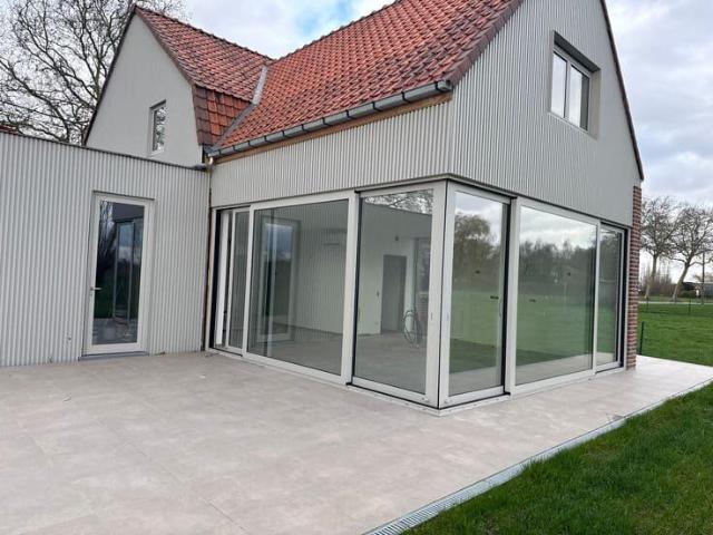 Ruime nieuwbouwwoning met 4 slaapkamers en grote tuin