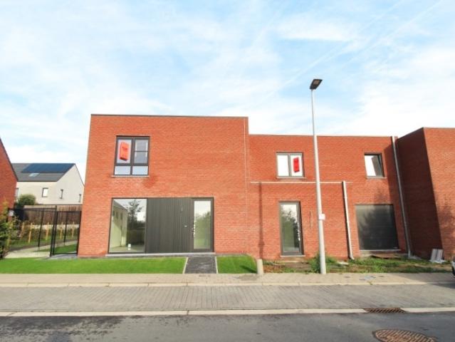 Ruime nieuwbouwwoning te Kortrijk