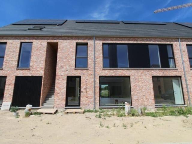 Ruime nieuwbouwwoning te Roeselare