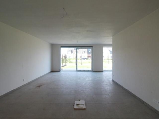 Ruime nieuwbouwwoning te Roeselare