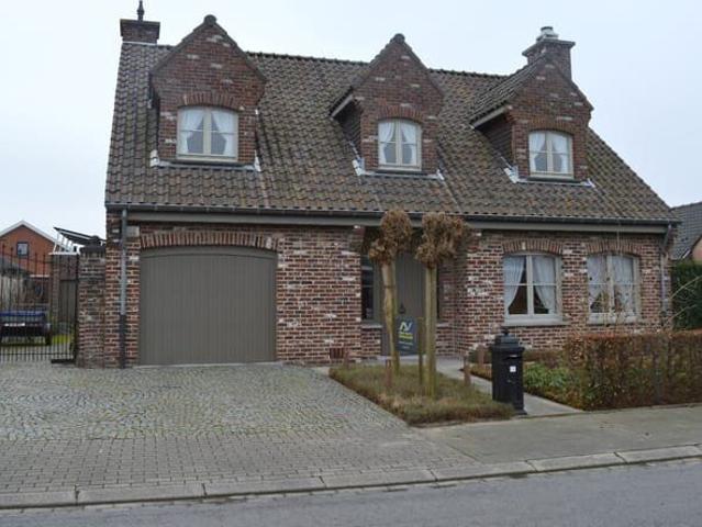 Ruime open bebouwing met 3 slaapkamers in Heule