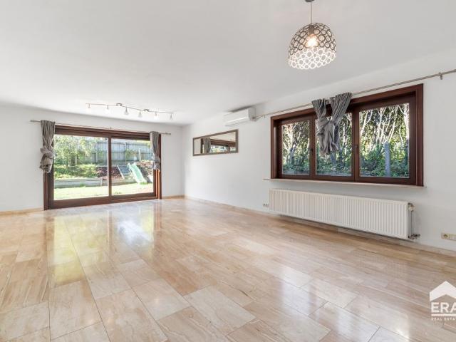 Ruime open bebouwing met 5 slaapkamers