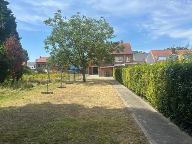 Ruime recent gerenoveerde woning met tuin