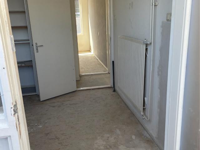 ruime studio met meerdere kamers