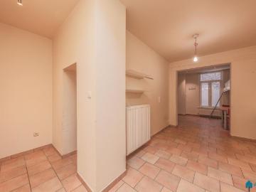Ruime studio te huur