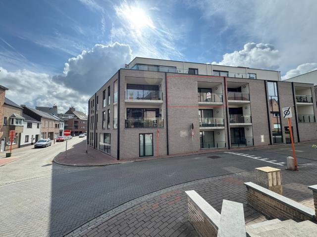 Ruimte om te wonen, terrassen om te genieten in het centrum van Lanaken