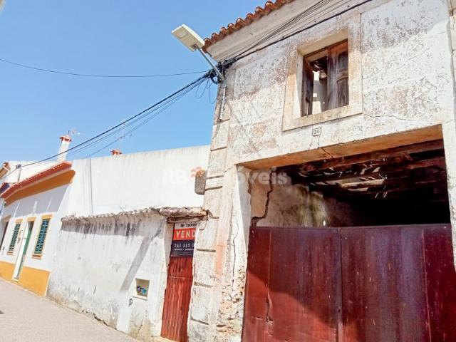 Ruina T1 para recuperar na Comenda