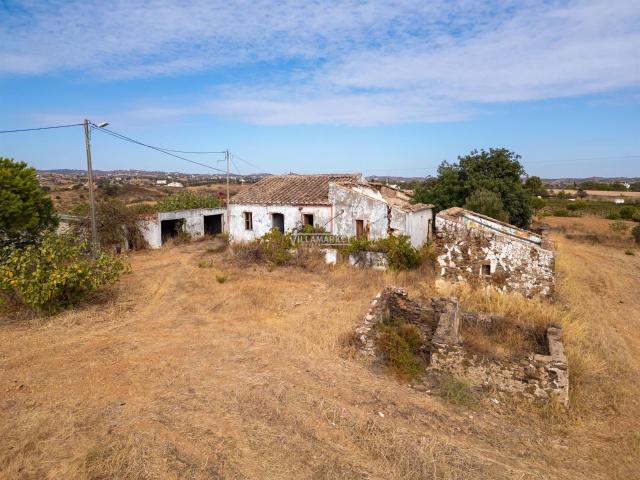 Ruína com 294 m2 inserida num terreno com 14668 m2 situada p. 294m² Vila Nova De Cacela