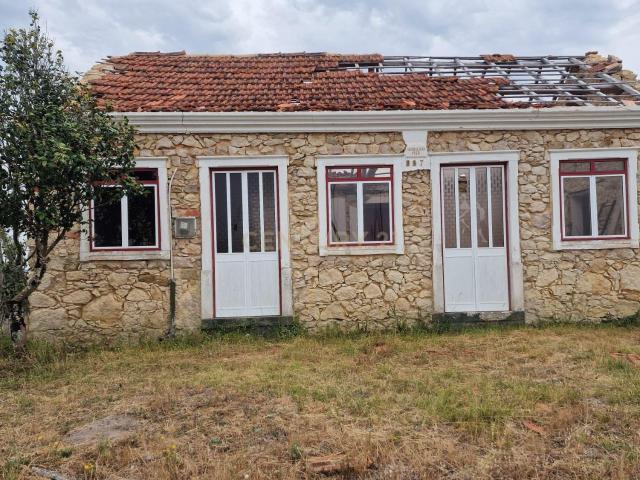 Ruina com Potencial em Colmeias, Leiria