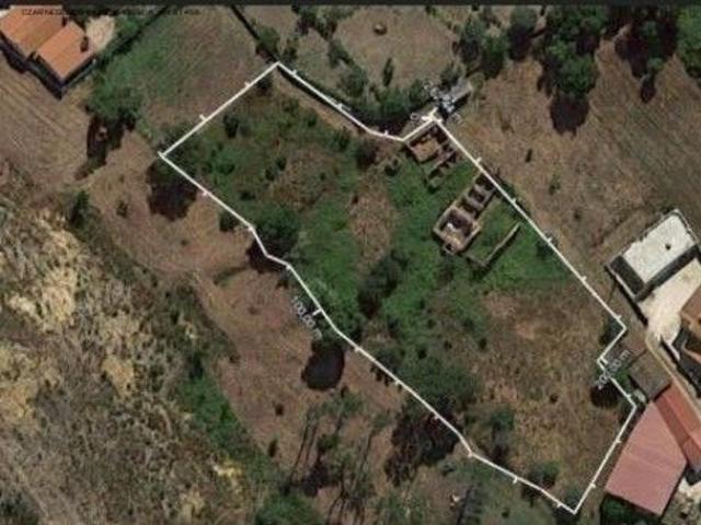 Ruína com Terreno Amplo em Alveite Grande – Vila Nova de Poiares