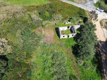 Ruína com terreno em Caldas da Rainha 70m² Caldas da Rainha Santo Onofre e Serra do Bouro