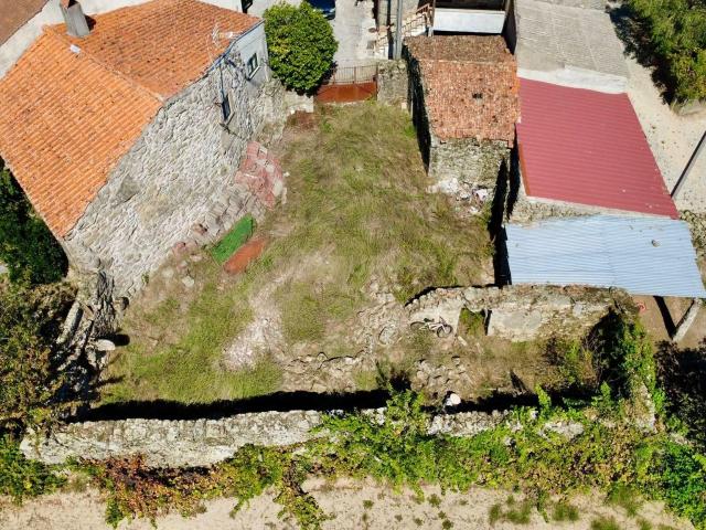 Ruína com terreno em souto de Aguiar da beira