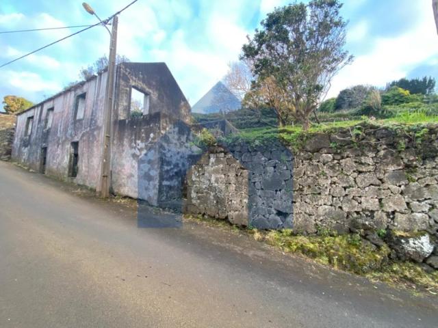 RUÍNA COM VISTA MAR EM SÃO MIGUEL ARCANJO, SÃO ROQUE PICO