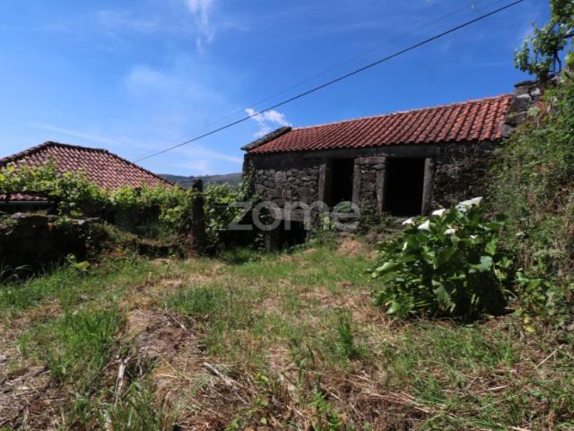 Ruína em Vilar, Cabreiro
