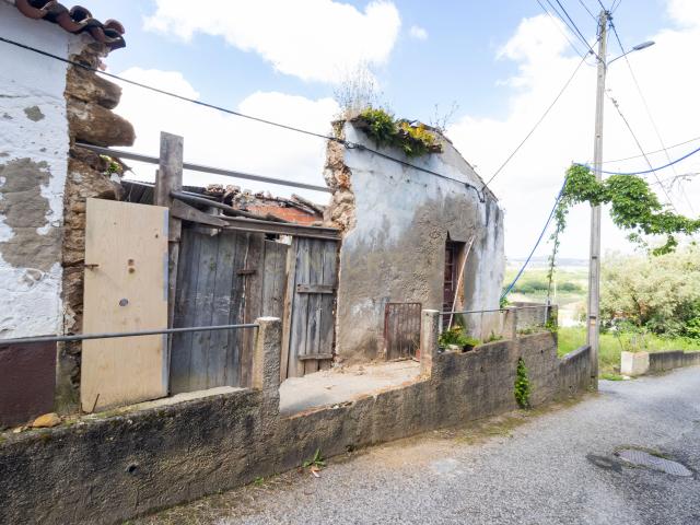 Ruína em local privilegiado para construção