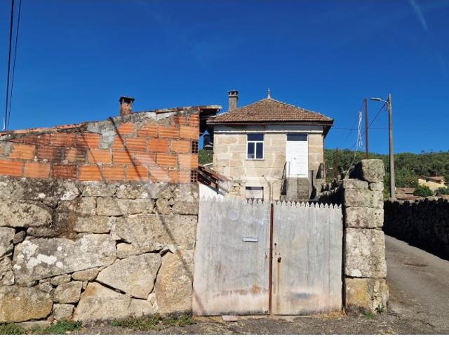 Ruína em pedra com terreno de 1.000 m² em Muna, Campo de Besteiros