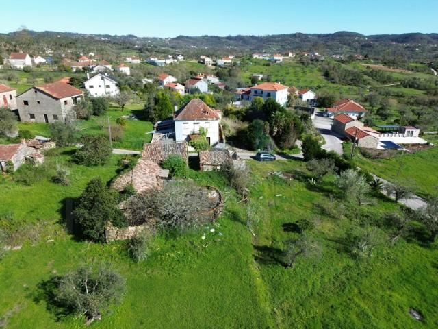 Ruína em Pedra e Terrenos com Viabilidade de Construção Pombal