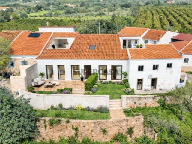Ruína para construção de V2 com Terreno e Potencial de Expansão