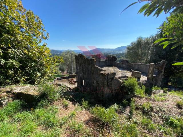 Ruína Para Reconstruir Arcos De Valdevez no Alto Minho