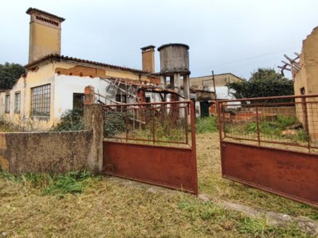 Ruína para renovação com excelente potencial e muito terreno