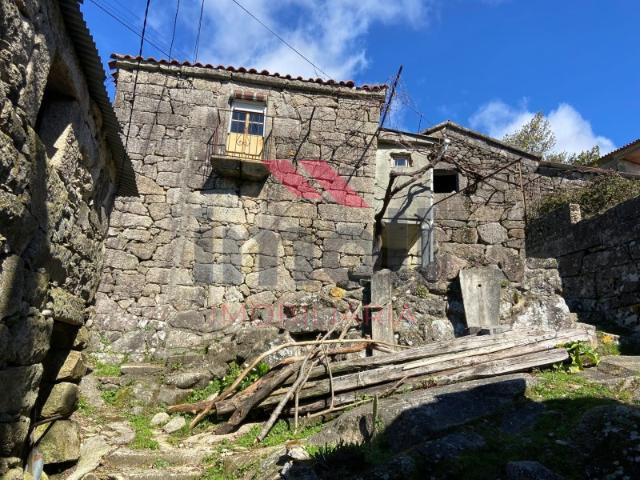 Ruína para Restaurar em Paradela Soajo Arcos de Valdevez