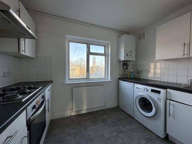 Ruislip Road, Greenford UB6, 2 bed flat to rent, £1,600 pcm | PrimeLocation