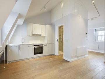 St James's, London, Greater London - Equipped kitchen