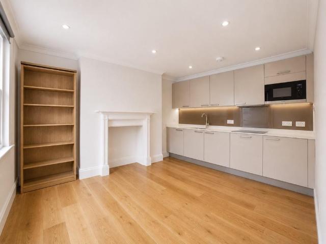 Rupert Street, Soho, W1D Studio to rent £2,167 pcm £500 pw