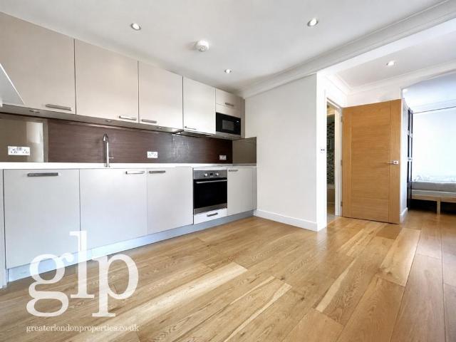 Rupert Street, Soho, W1D Studio to rent £2,167 pcm £500 pw