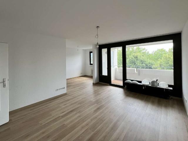 Rüppurr + Lichtdurchflutete 3,5 ZI ETW mit neuer EBK und Sonnenbalkon mit phantastischer Aussicht