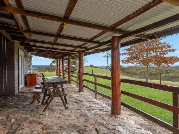 Peelwood, Oberon County, Victoria - Parking