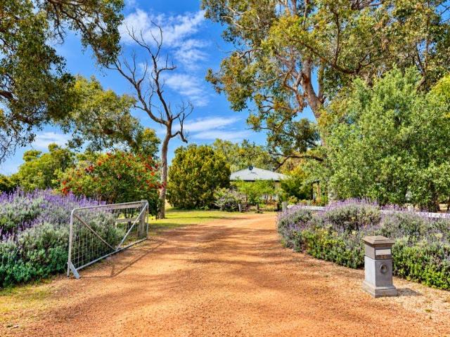 Rural tranquility, just minutes from the city centre