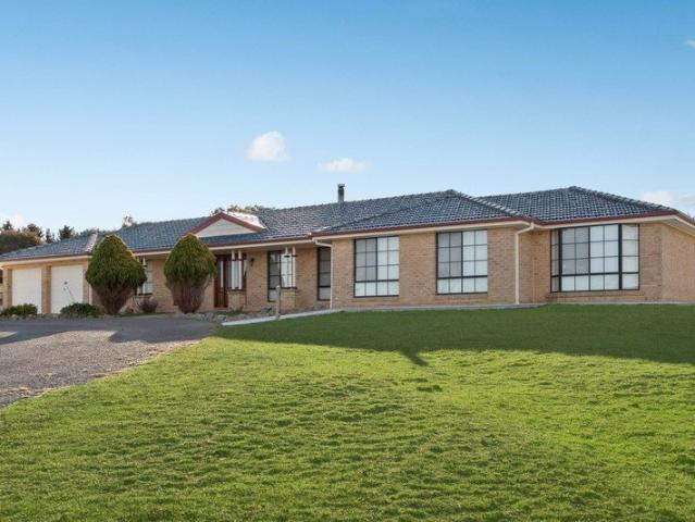 Rural Views, Modern Comfort & Convenient Location
