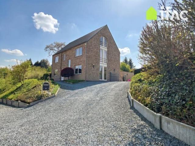 Rural villa with 4 bedrooms