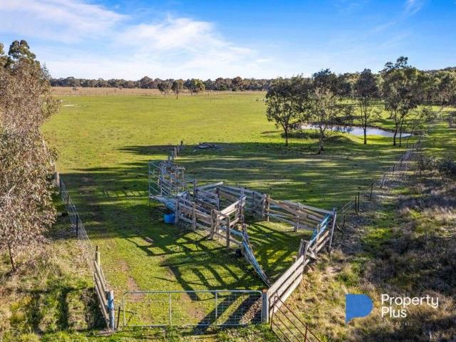 Peaceful Rural Escape with Endless Potential