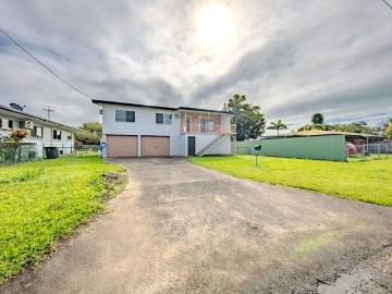 Rural Charm: 5BR Estate Home with Solar & Sheds could be used for dual tenant accommodation