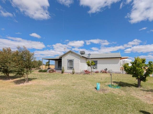 Rural Charm Meets Modern Efficiency 12ha Farmlet with Solar & Tractor!